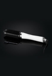 ghd Duet Blowdry, brosse soufflante 2-en-1 pour un séchage et coiffage simultanés sans dommage thermique.